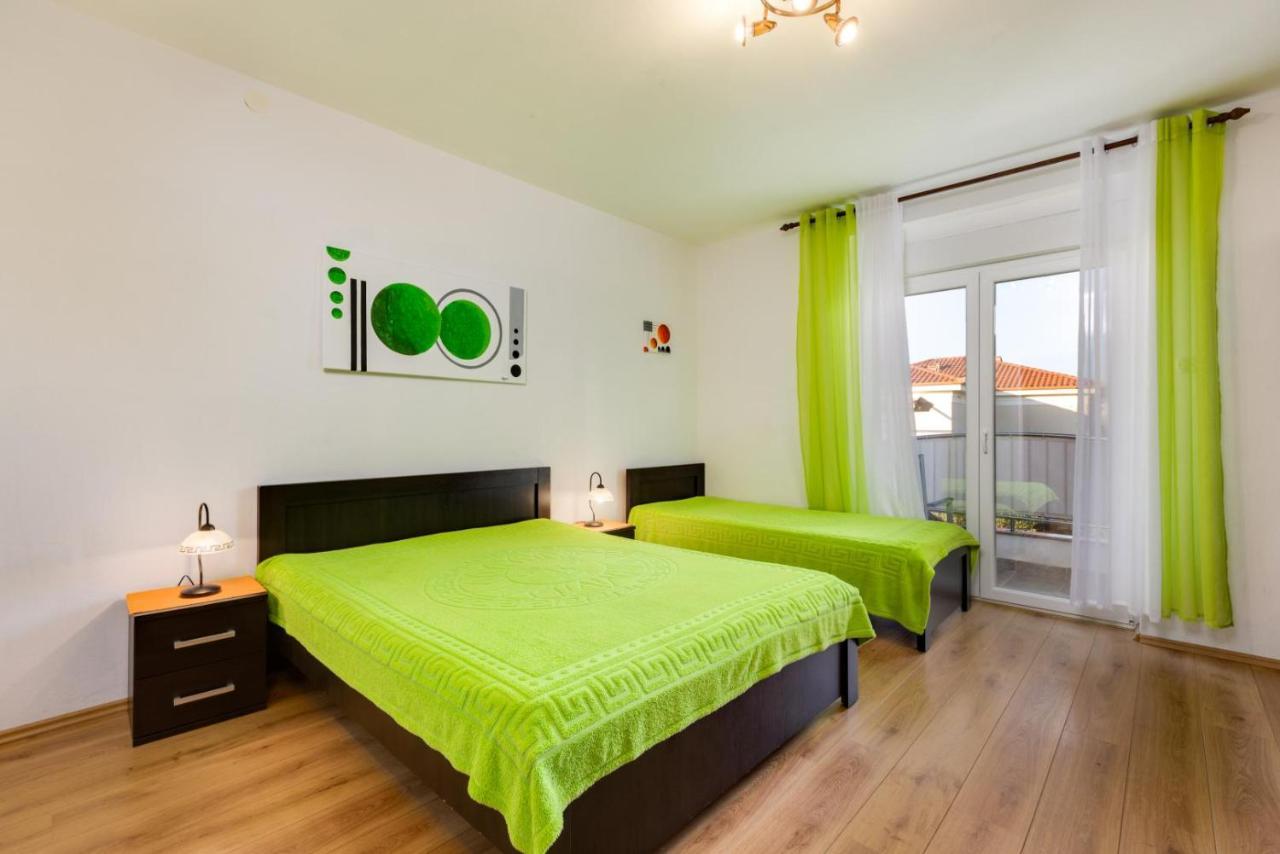 Appartamento Apartman Volaric Krk Town Esterno foto