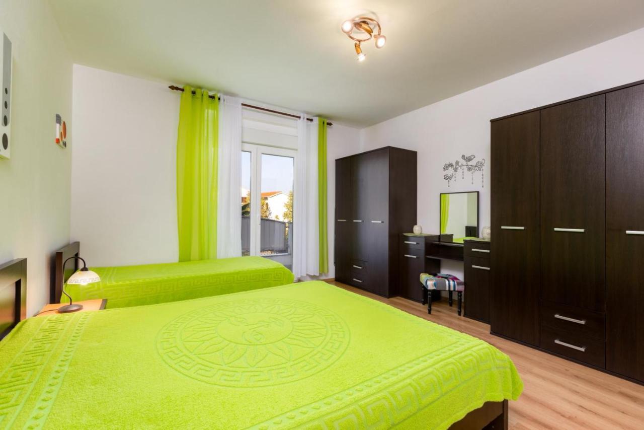 Appartamento Apartman Volaric Krk Town Esterno foto
