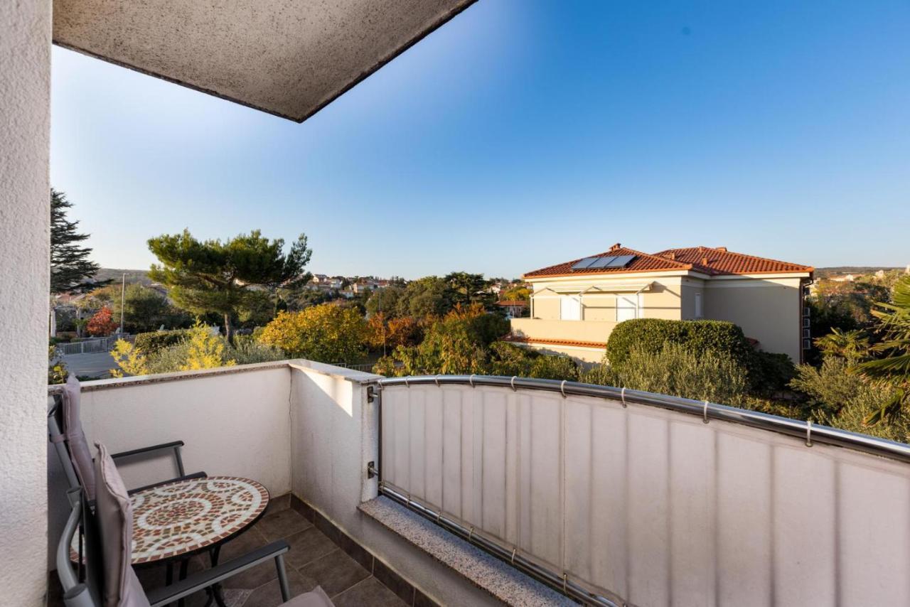 Appartamento Apartman Volaric Krk Town Esterno foto